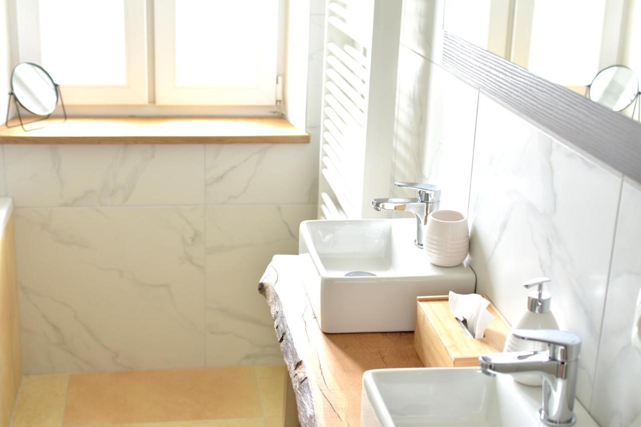 White Midsommar - Stilvolle Wohnung, 3 Schlafzimmer, Wohnzimmer, Kueche Landshut Exterior foto